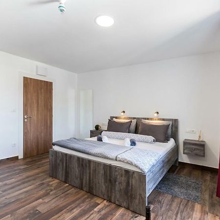 Apinelo Port Rooms Split Bagian luar foto