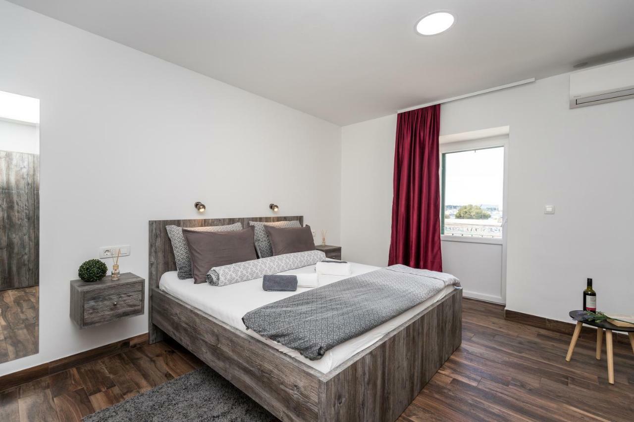 Apinelo Port Rooms Split Bagian luar foto