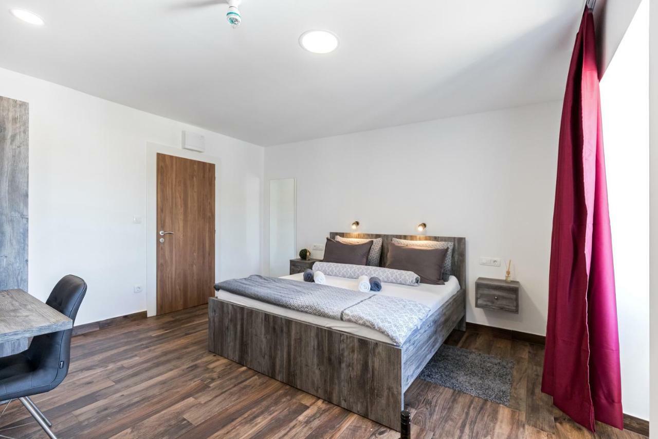 Apinelo Port Rooms Split Bagian luar foto